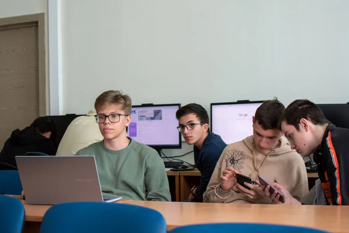 Boarding School vs Day School: Which Is Better?
